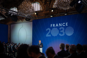 France 2030 : Emmanuel Macron annonce un plan d'investissement de 30 milliards d'euros pour la « France de demain » avec un focus particulier sur l'automobile